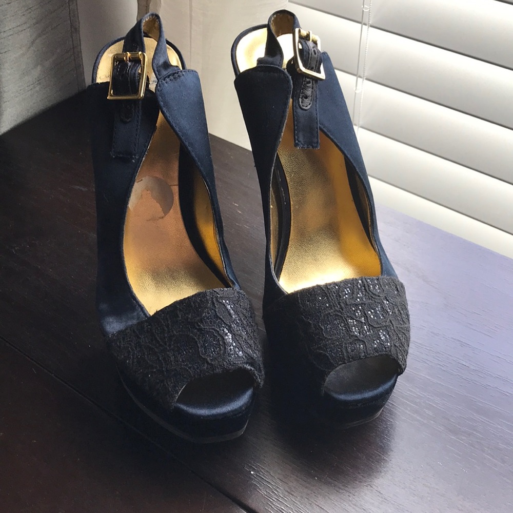 Nine west felt open toes pumps